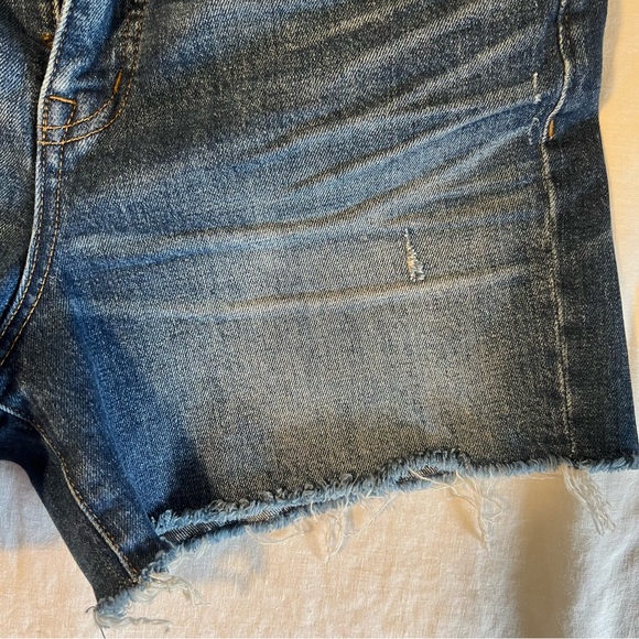 Madewell High-Rise Denim Shorts in Glenoaks Wash: Cutoff Edition - Picture 8 of 8